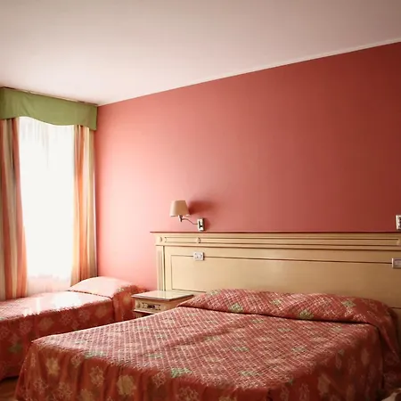 Hotel Matteotti Vercelli Exterior photo